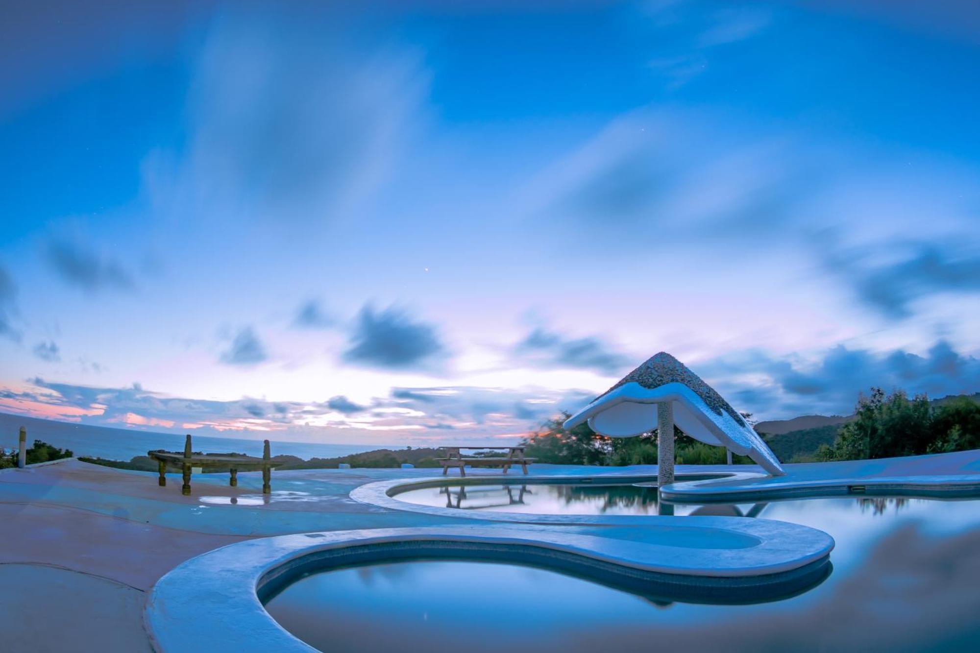 Two Brothers Surf Resort Tola Exteriér fotografie