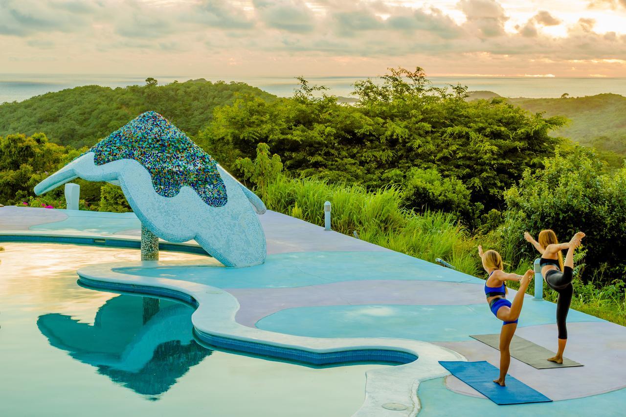 Two Brothers Surf Resort Tola Exteriér fotografie